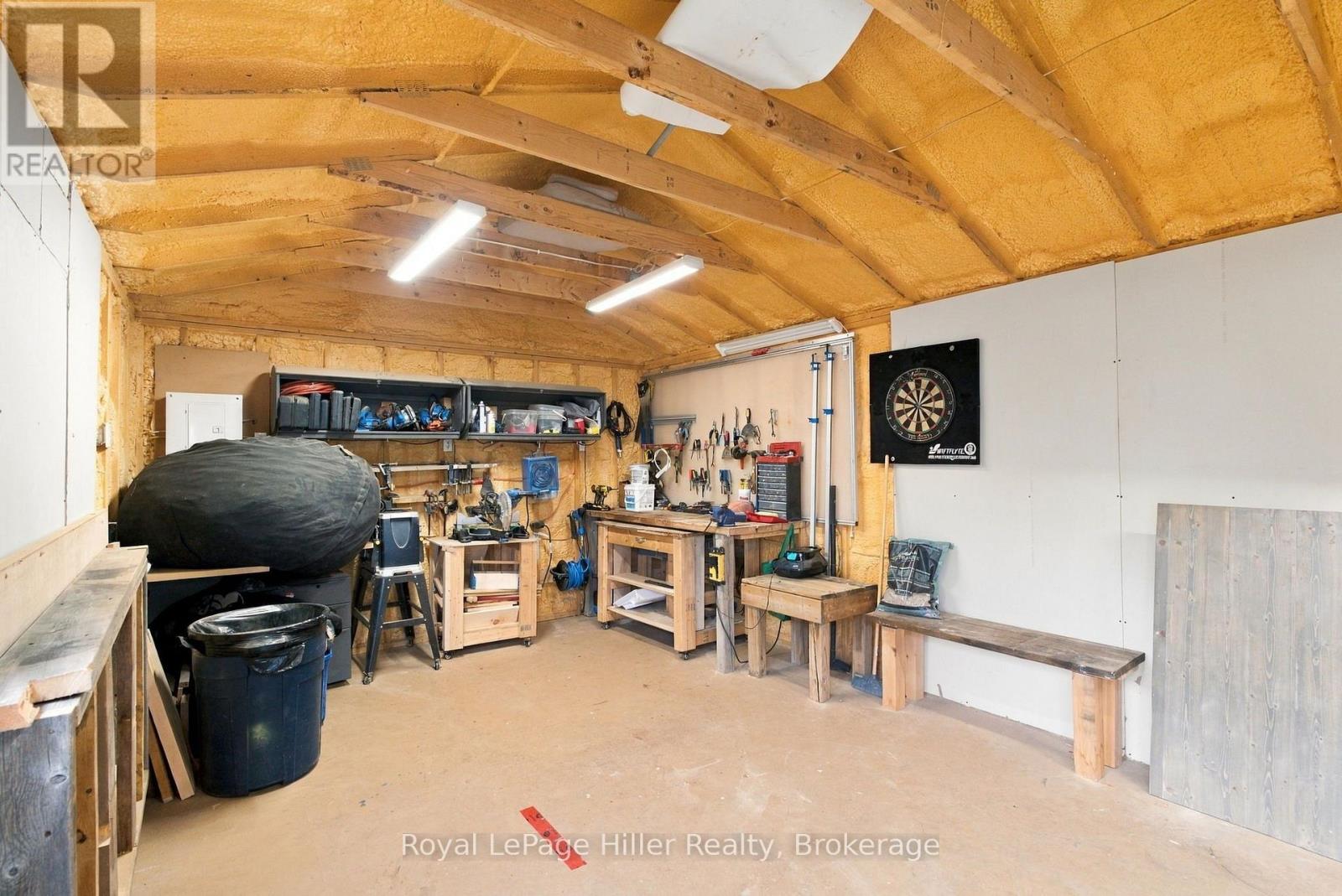 133 BRAEMAR CRESCENT - 45