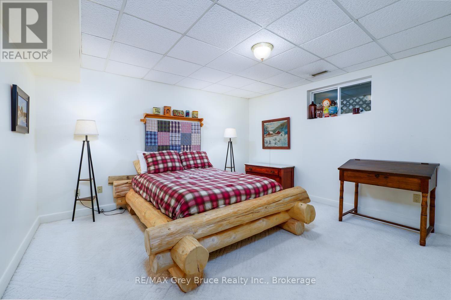 150 SHORELINE AVENUE - Image 32