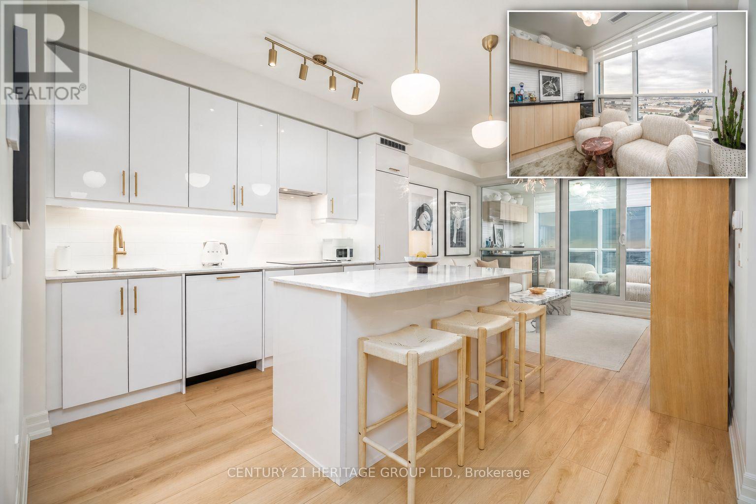 1807- 9075 Jane Street, Vaughan, ON photo 1