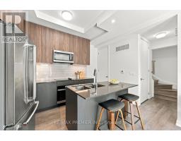 102 - 8 Walder Lane, Richmond Hill, ON L4S0P7 Photo 6