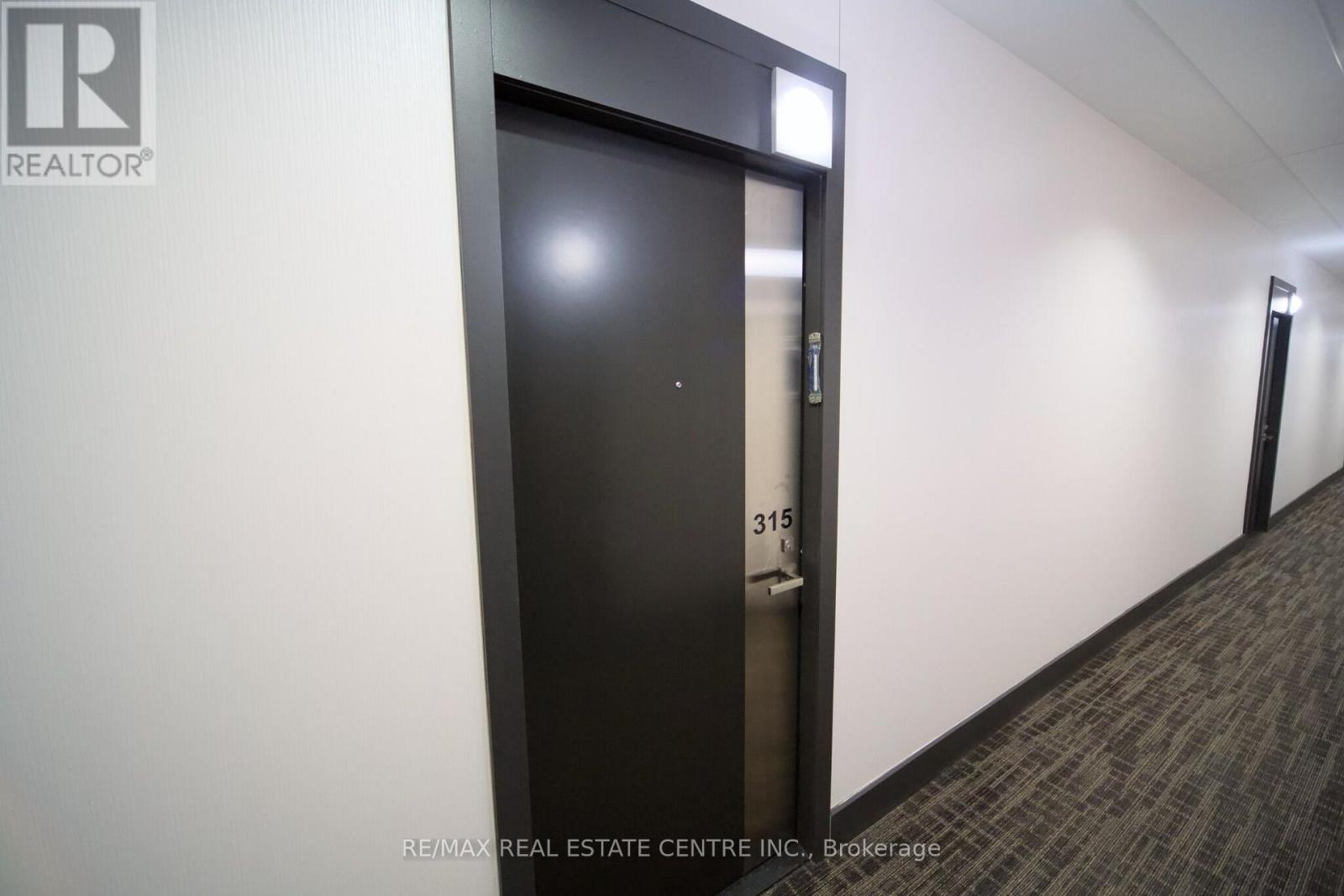 315- 9471 Yonge Street, Richmond Hill, ON photo 5