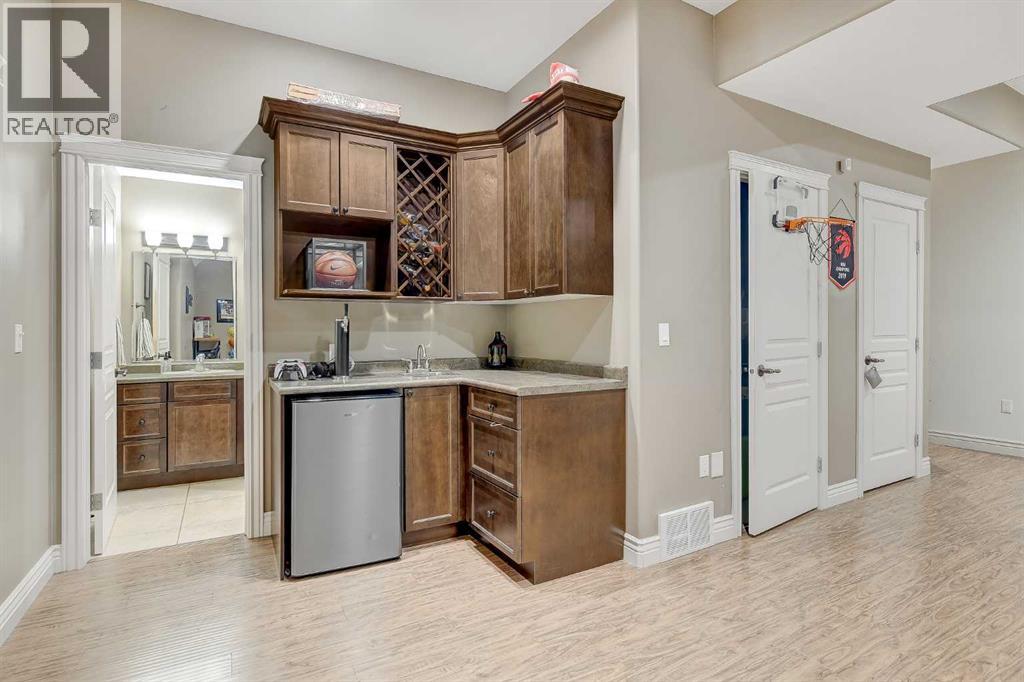 7321 88 Street - Image 40