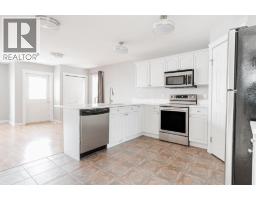 4pc Bathroom - 124 Fox Crescent, Fort Mcmurray, AB T9K0C2 Photo 7