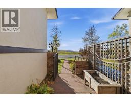 6624 37 Street SW - photo 2