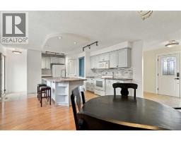 4pc Bathroom - 6624 37 Street Sw, Calgary, AB T3E5M9 Photo 6