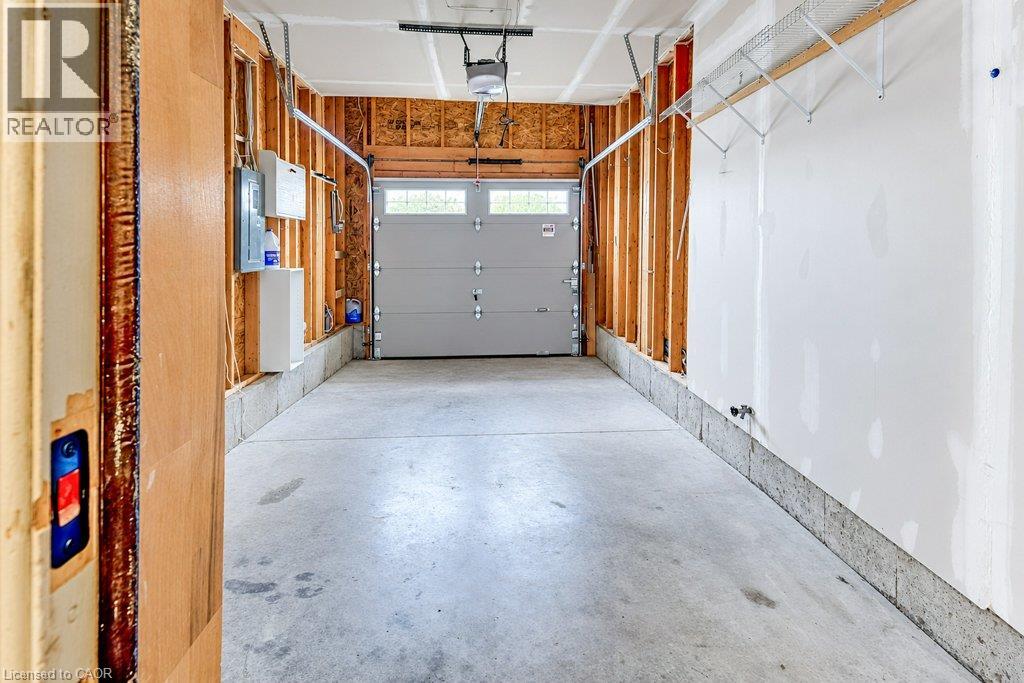 1651 Crimson Crescent — photo 42