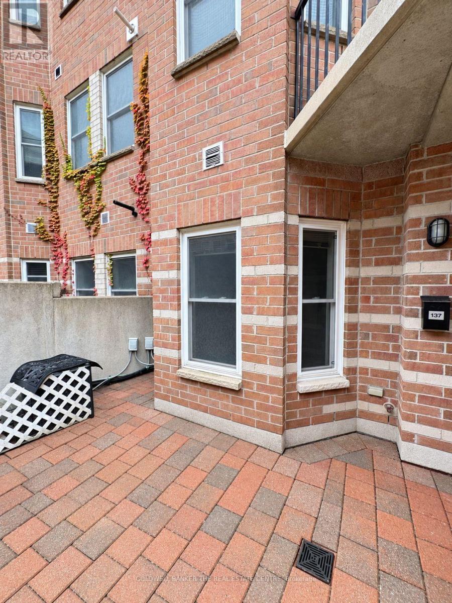 #137 760 LAWRENCE AVENUE W - 10