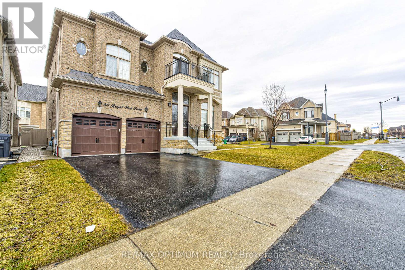80 Royal West Drive, Brampton, ON photo 2