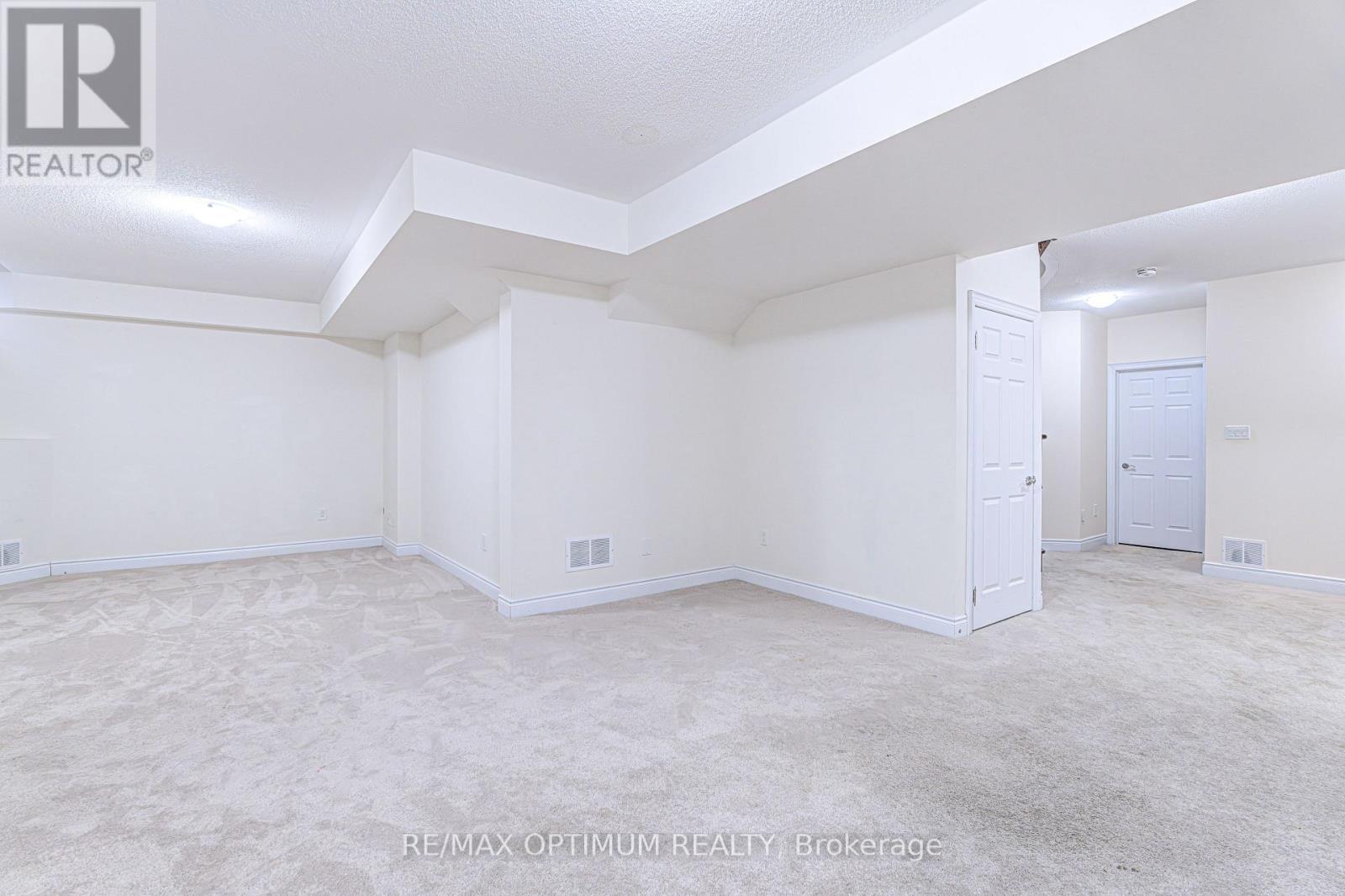 80 Royal West Drive, Brampton, ON photo 41