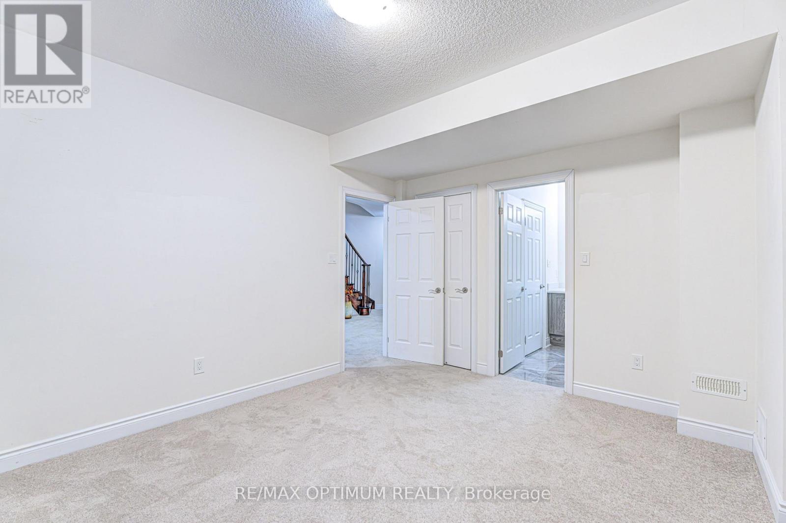 80 Royal West Drive, Brampton, ON photo 45