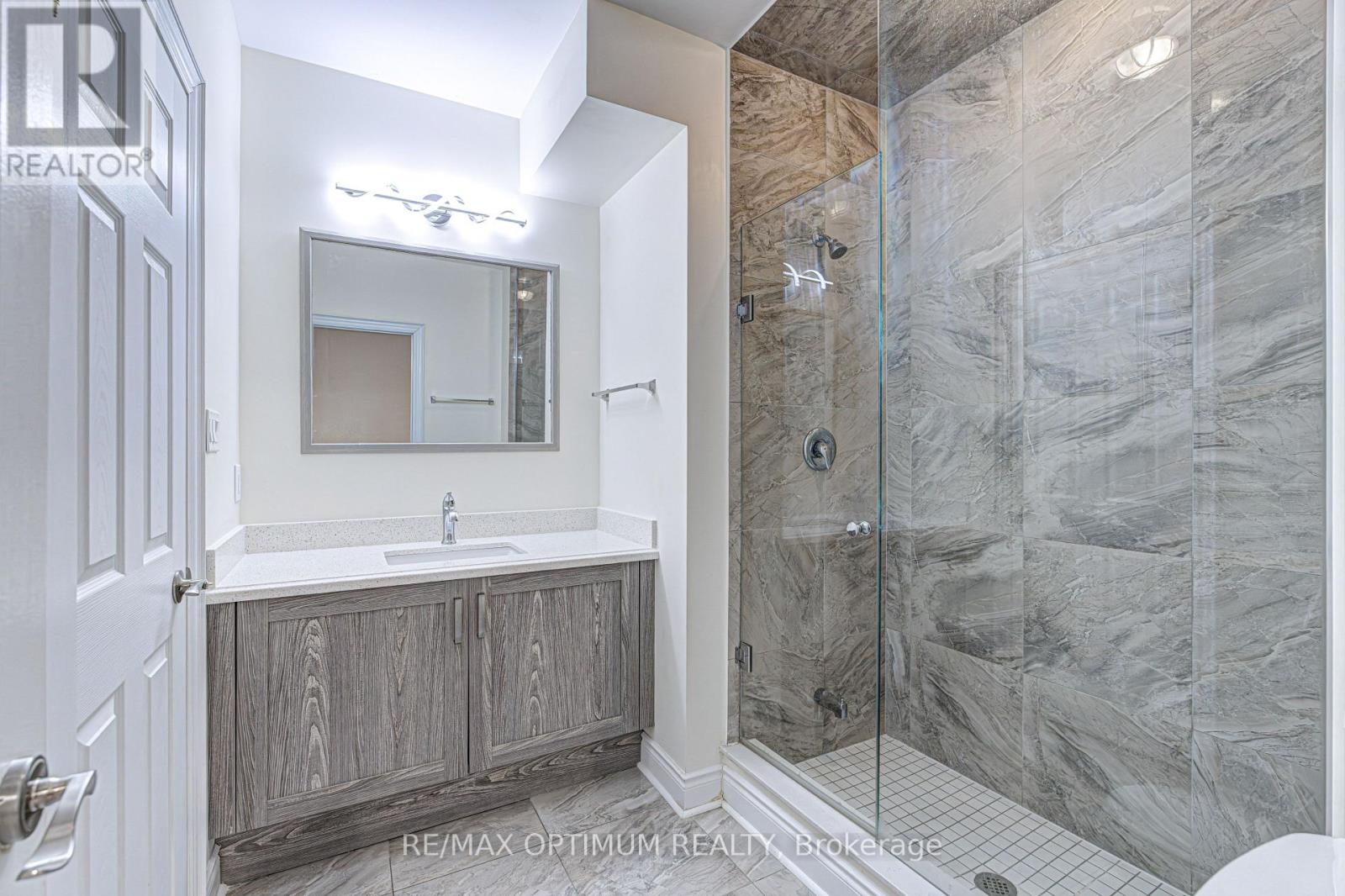 80 Royal West Drive, Brampton, ON photo 46