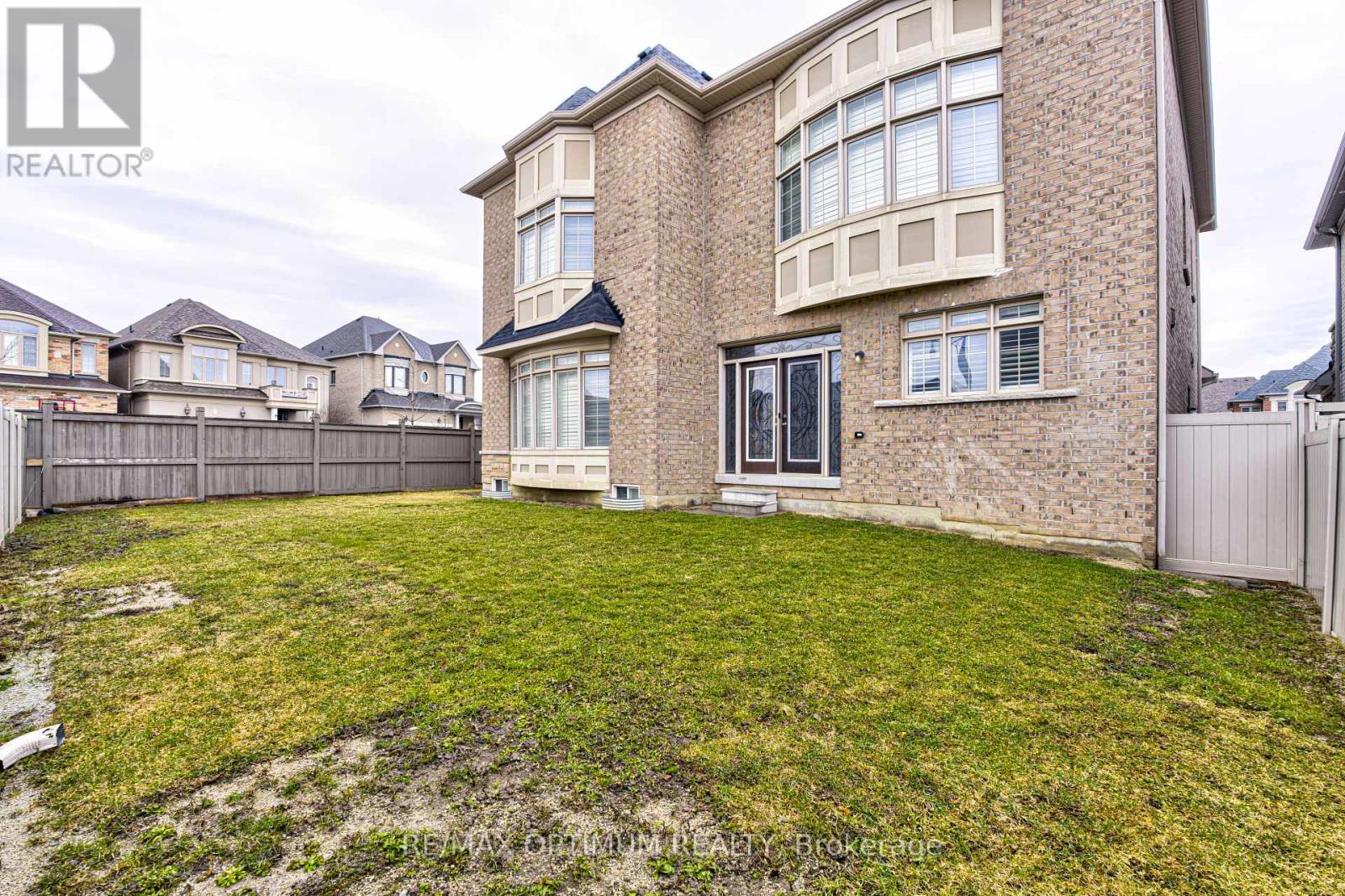 80 Royal West Drive, Brampton, ON photo 50