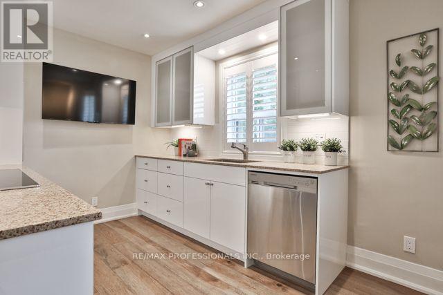 17 Loney Avenue, Toronto, ON photo 10