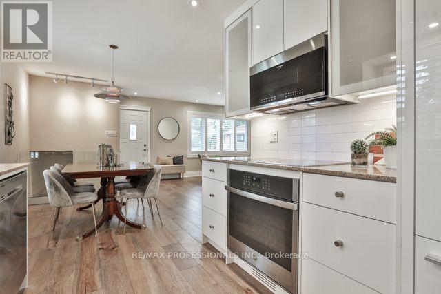 17 Loney Avenue, Toronto, ON photo 11