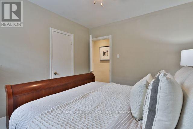17 LONEY AVENUE - 13
