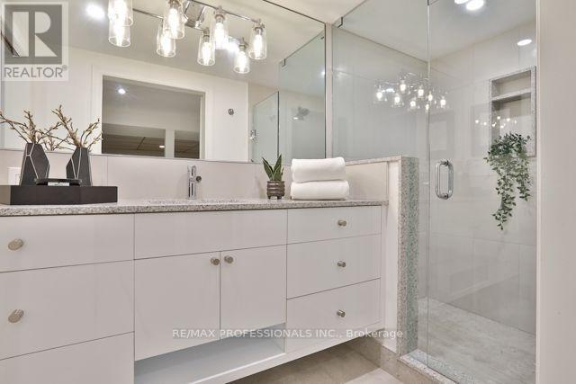 17 Loney Avenue, Toronto, ON photo 22