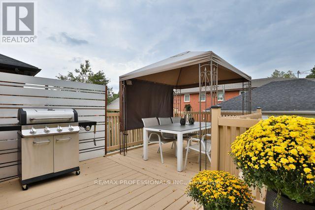 17 Loney Avenue, Toronto, ON photo 23
