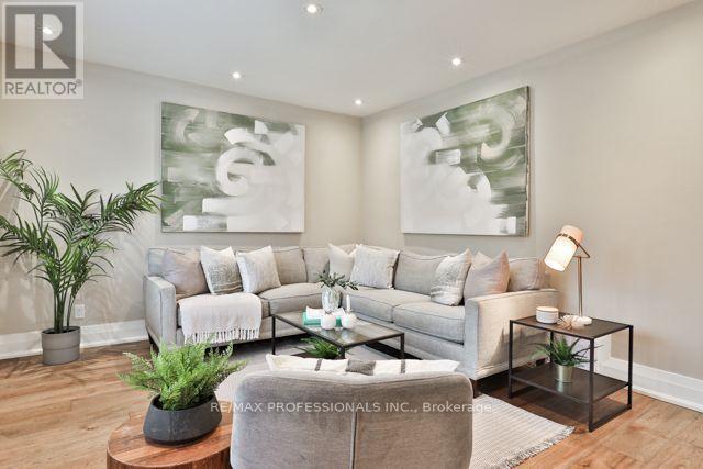 17 Loney Avenue, Toronto, ON photo 3