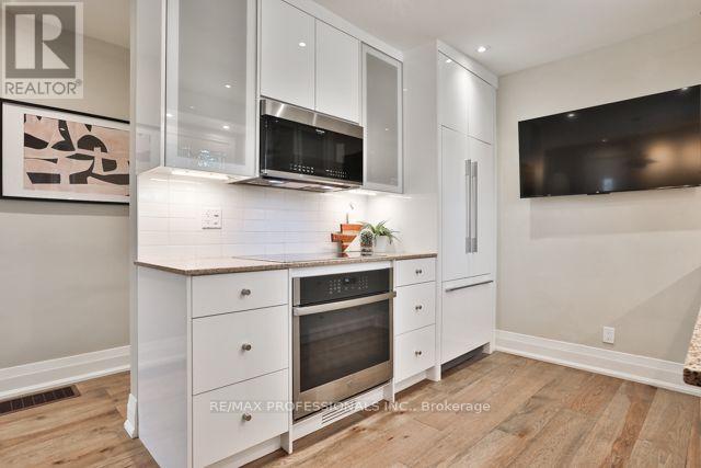17 Loney Avenue, Toronto, ON photo 9