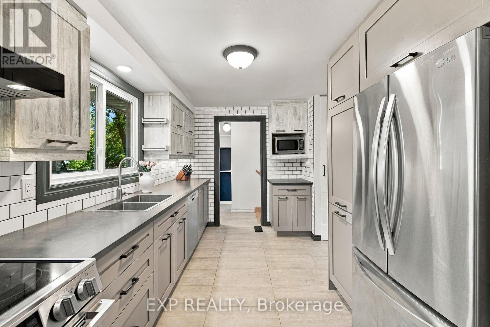 178 Laurentian Drive, Waterloo, ON photo 12