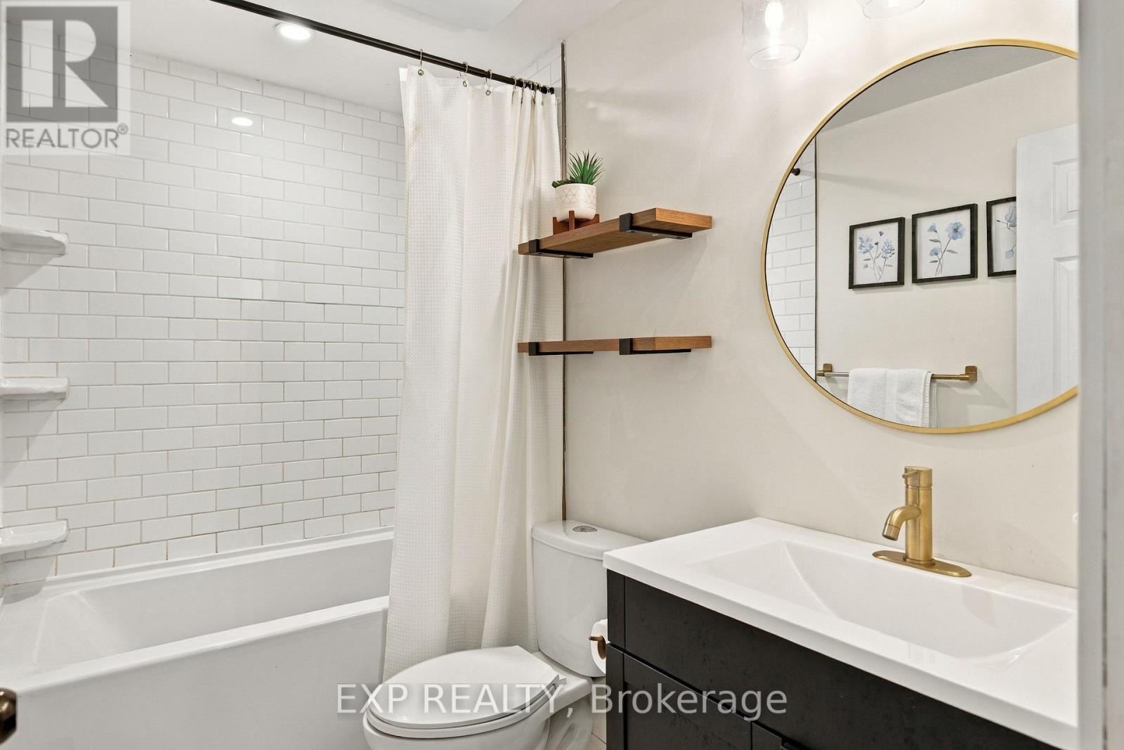 178 LAURENTIAN DRIVE - 18