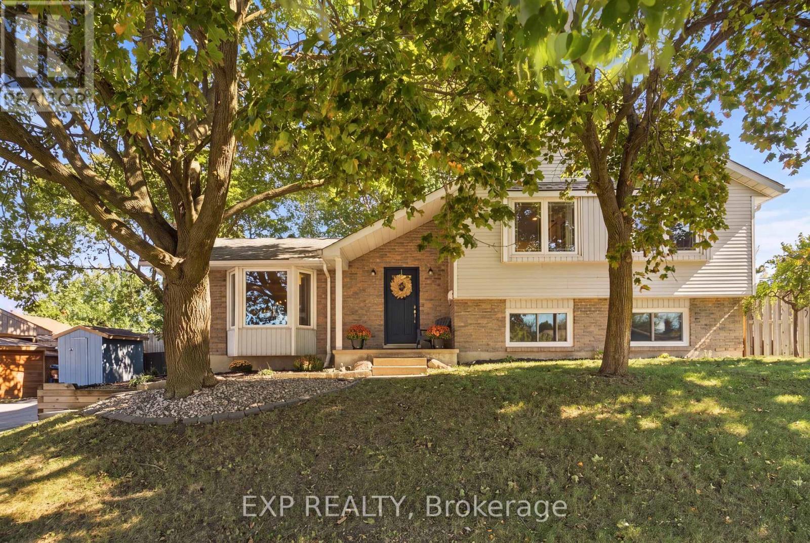 178 LAURENTIAN DRIVE — photo 2