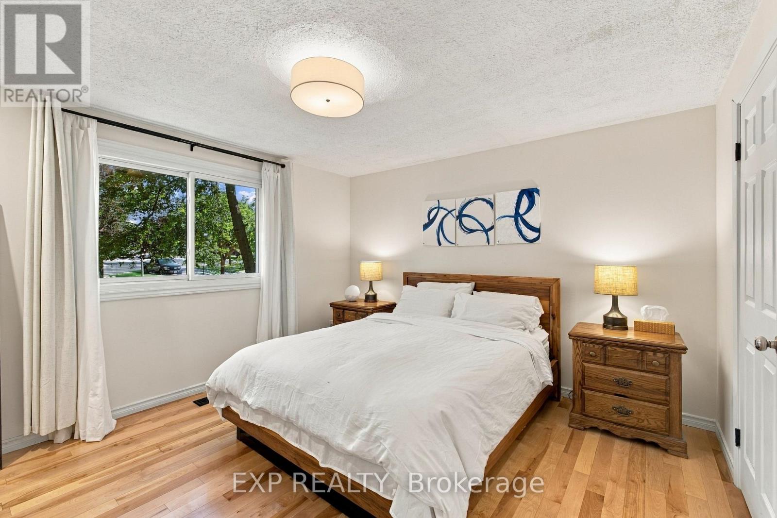 178 LAURENTIAN DRIVE - 23
