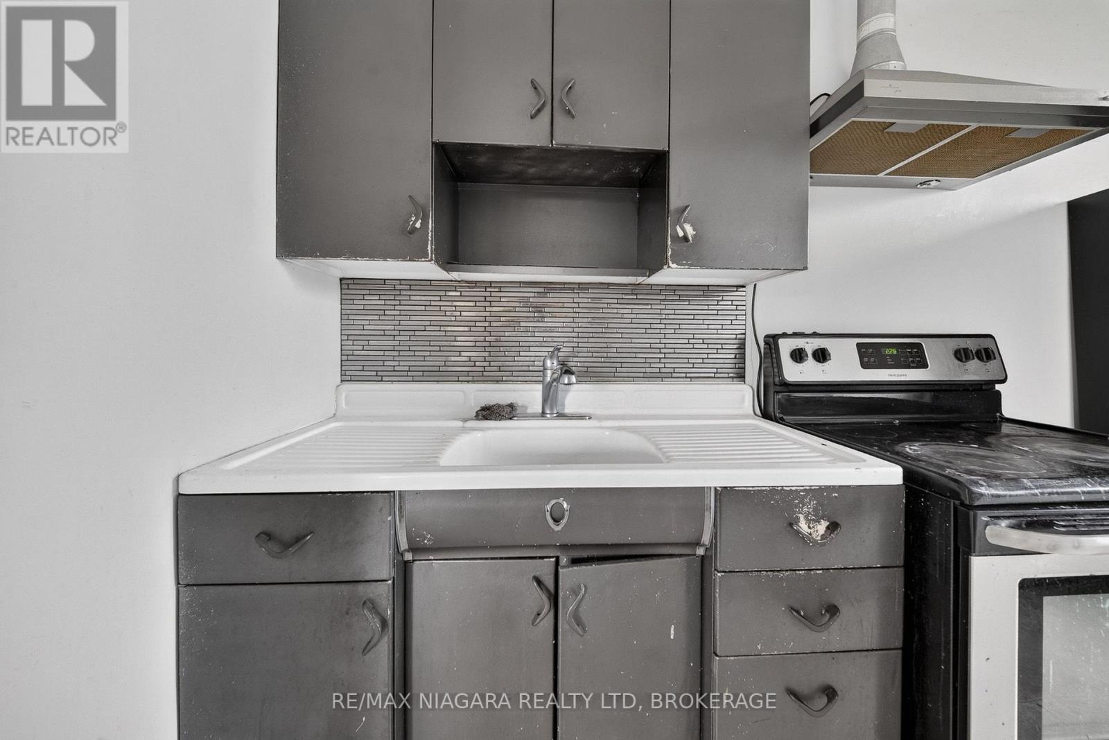6520 Barker Street — photo 30