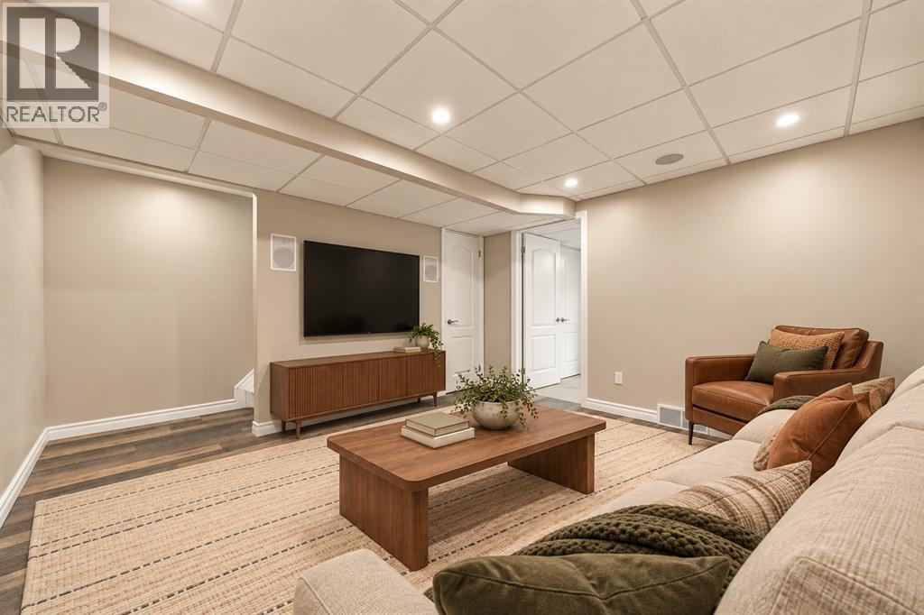 #44 200 ST.CLAIR BOULEVARD - Image 41