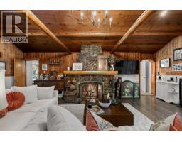 Kitchen - 35 Bracken Point, Bragg Creek, AB T0L0C5 Photo 6