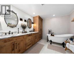 35 Bracken Point, Bragg Creek, AB T0L0C5 Photo 13
