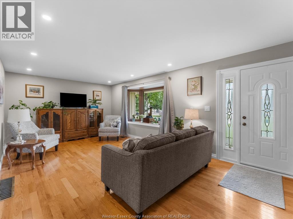 124 Allison AVENUE - 2