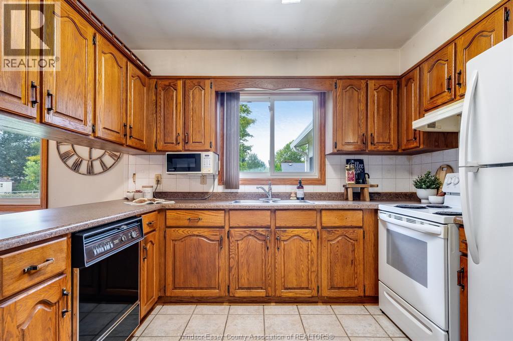 1379 Oxford Ave - 11