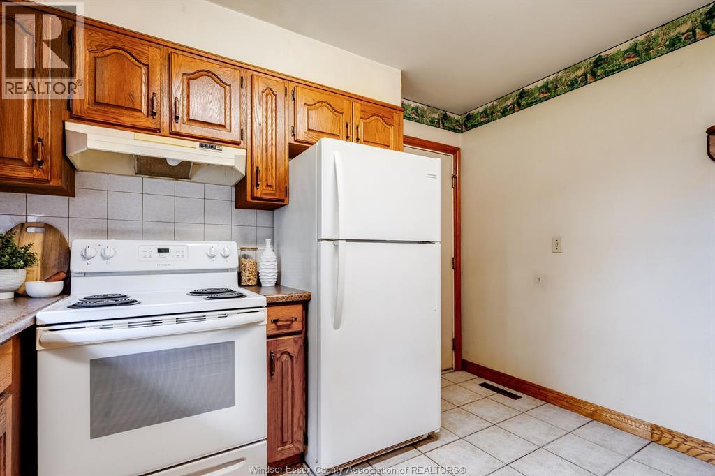 1379 Oxford Ave - 13