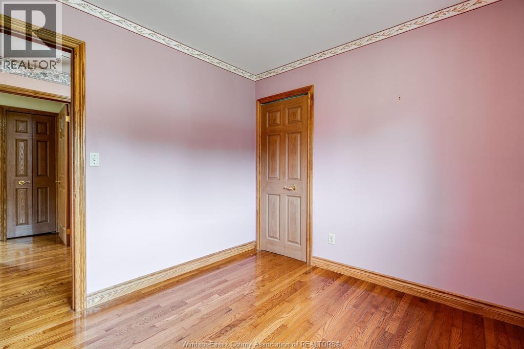 1379 Oxford Ave - 19