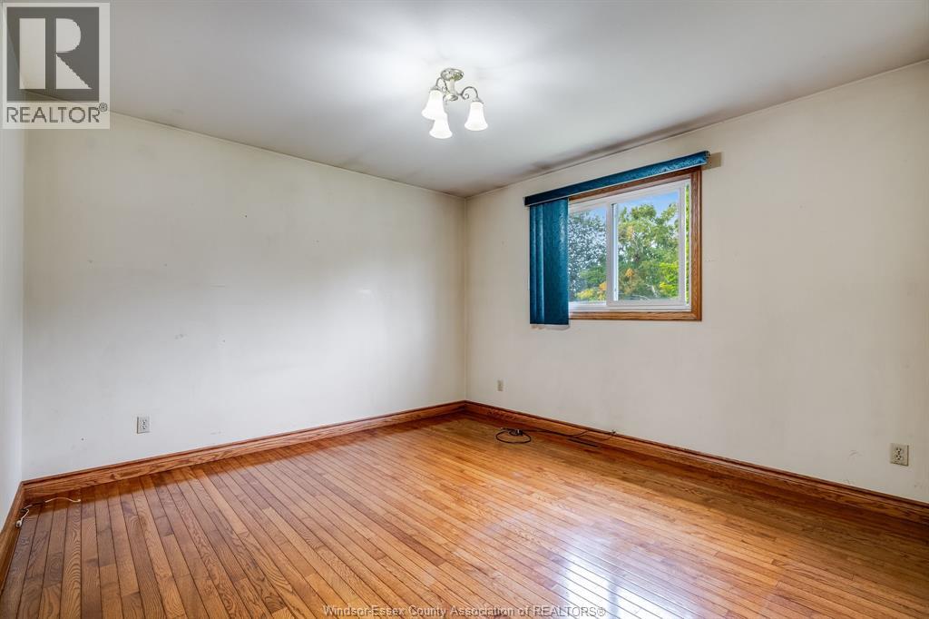 1379 Oxford Ave - 20