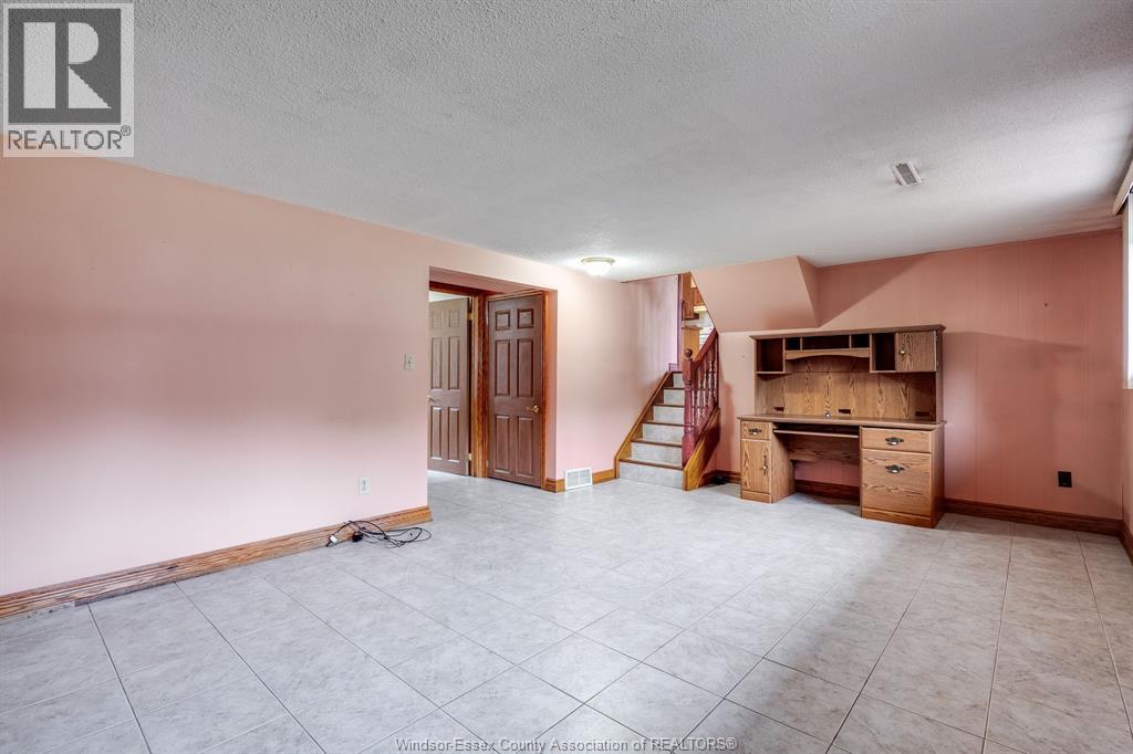 1379 Oxford Ave - 23