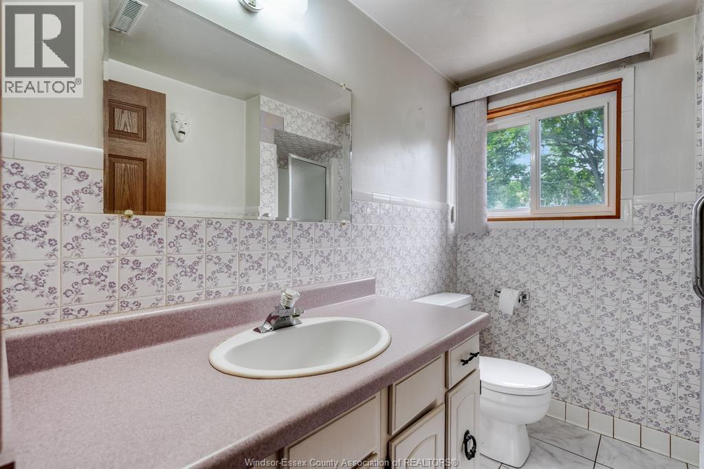 1379 Oxford Ave - 25