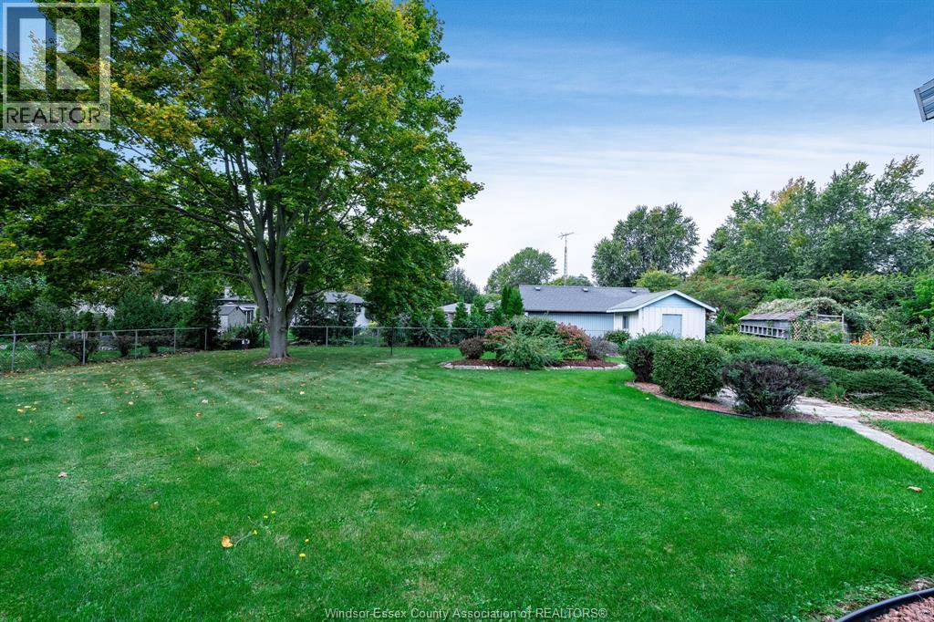 1379 Oxford Ave - 37