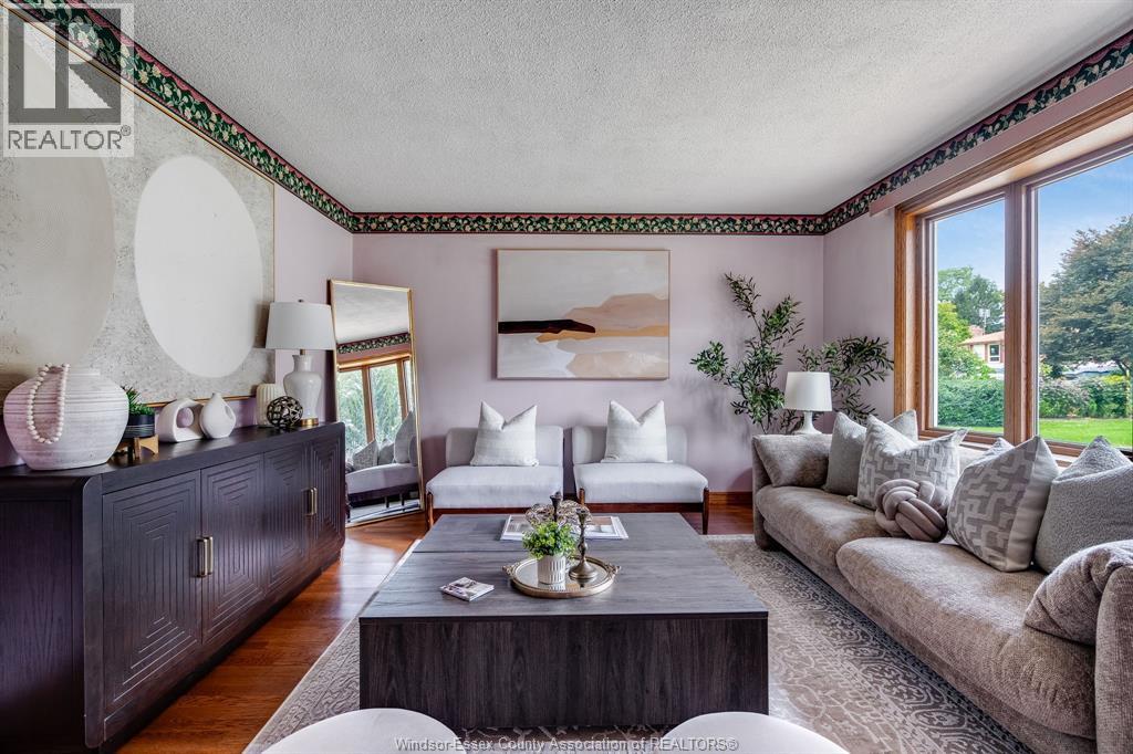 1379 Oxford Ave - 4