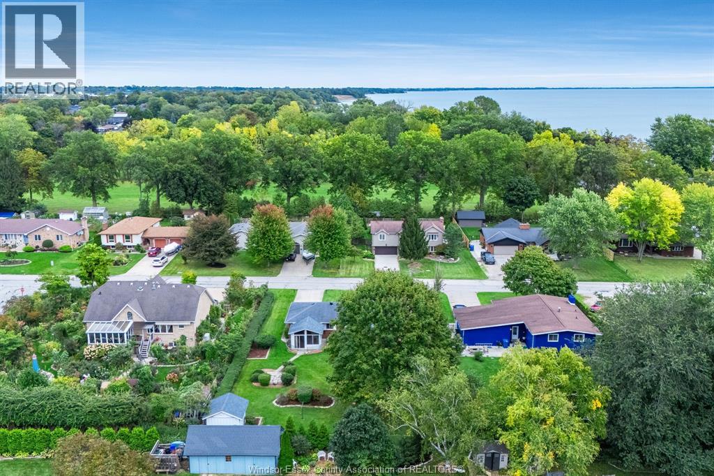 1379 Oxford Ave - 46