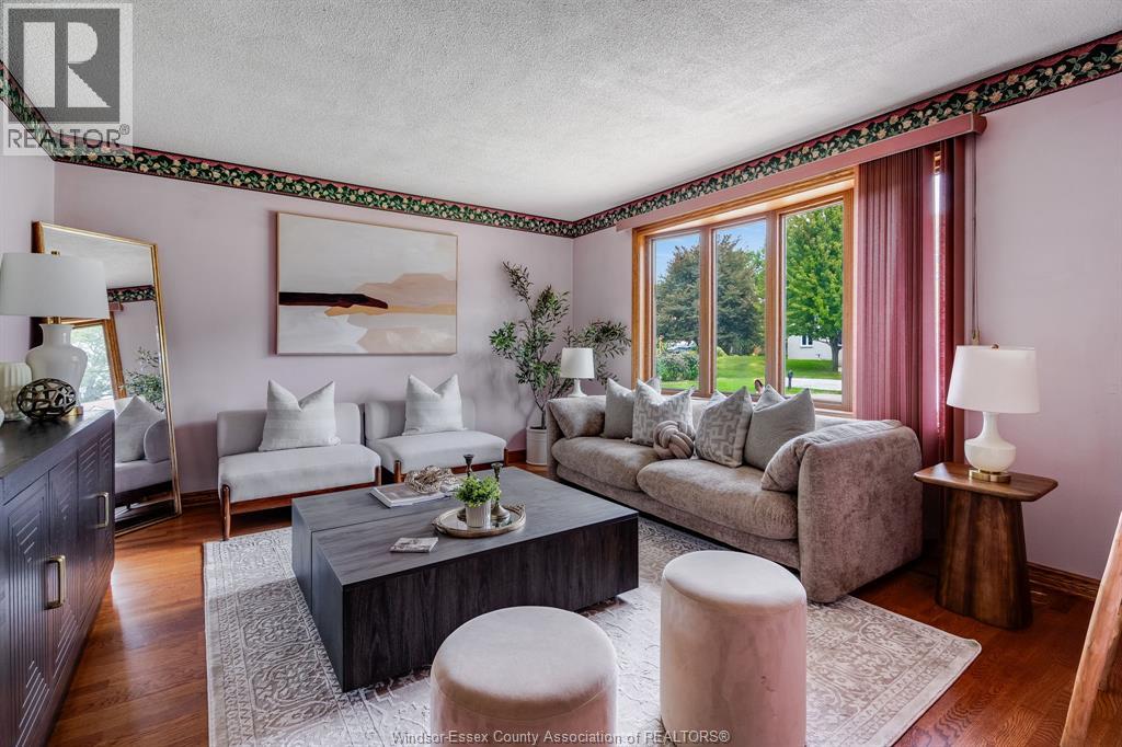 1379 Oxford Ave - 5
