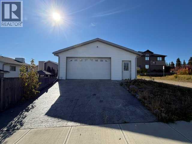 Listing photo – 1 Pickering Close, Sylvan Lake
