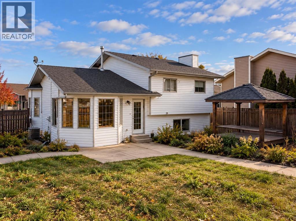 Listing photo – 1 Pickering Close, Sylvan Lake