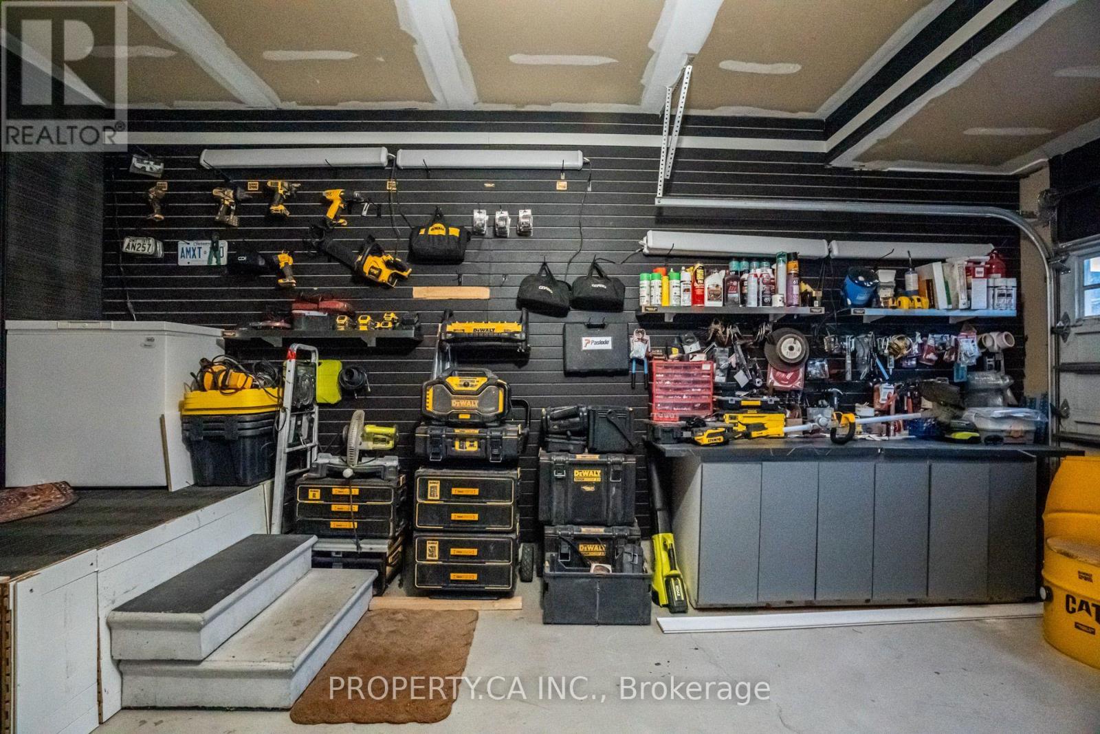 17 JONES STREET - Image 35