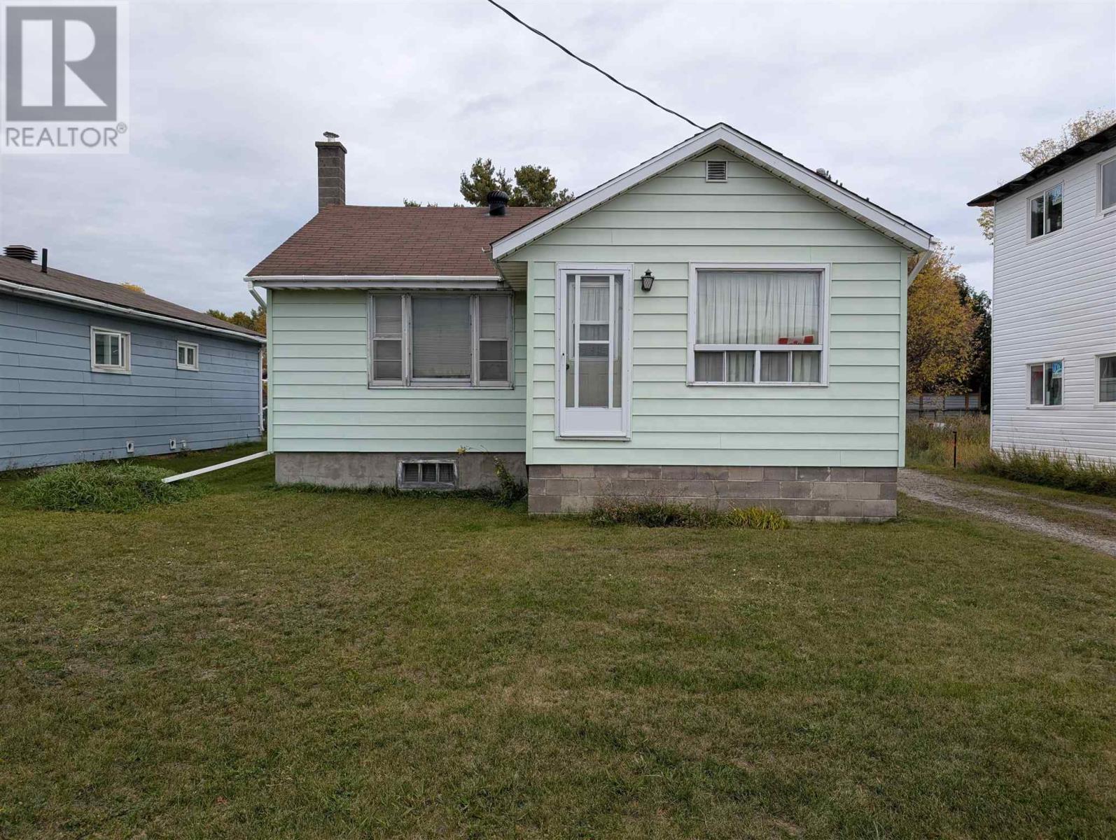 332 Winnipeg ST - 1