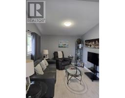 Foyer - 9 Central Ave, Elliot Lake, ON P5A2E8 Photo 9