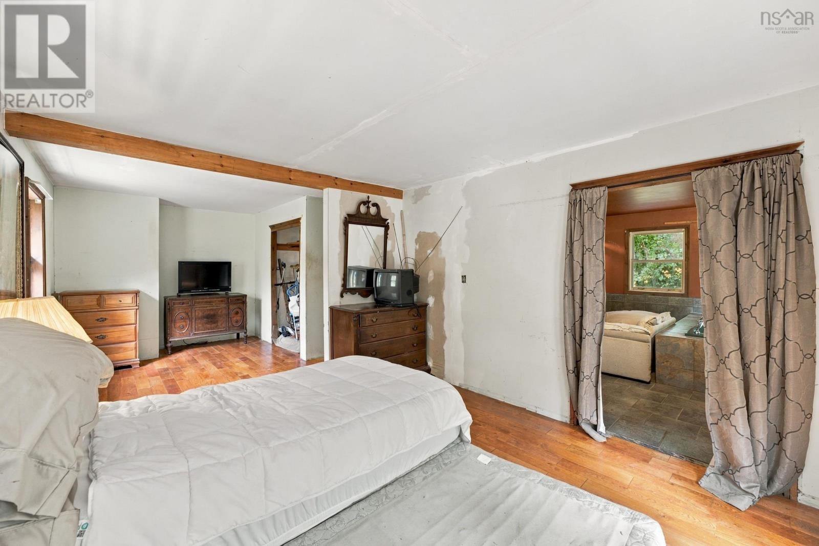 12361 Highway 8 - Image 19