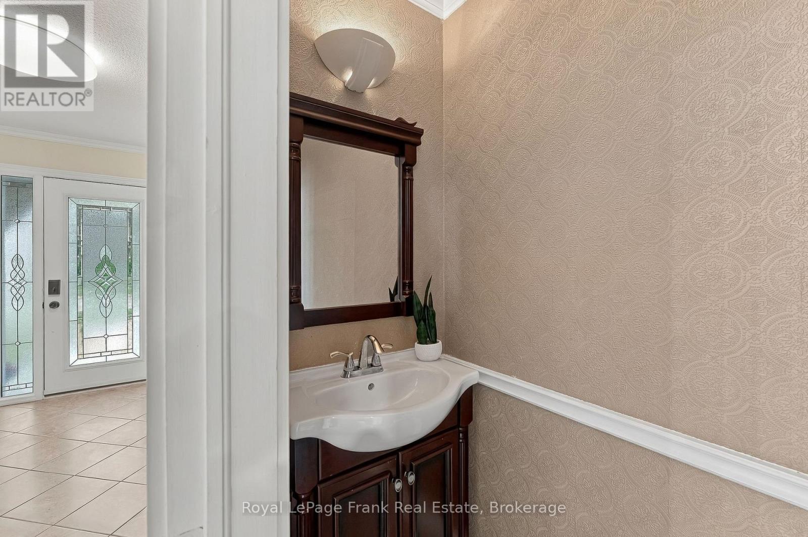 15 Hillier Street, Clarington, ON photo 22