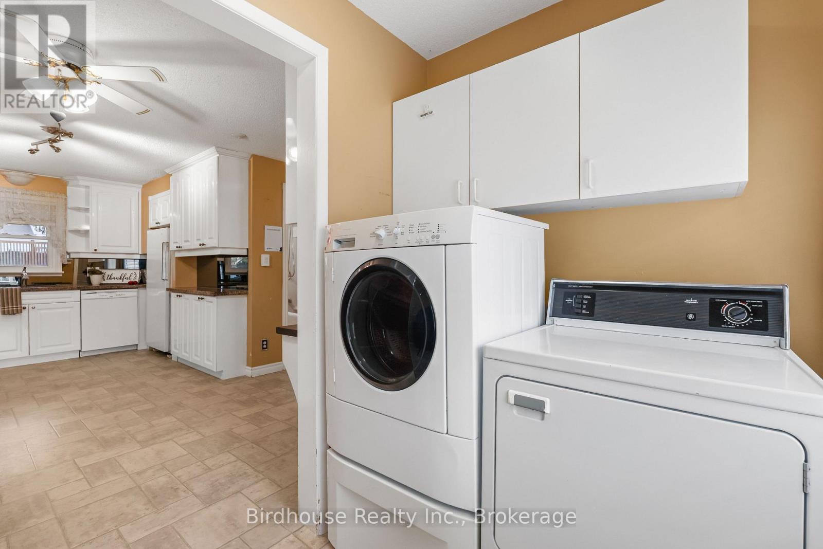147 East Street North, Kawartha Lakes, ON photo 13